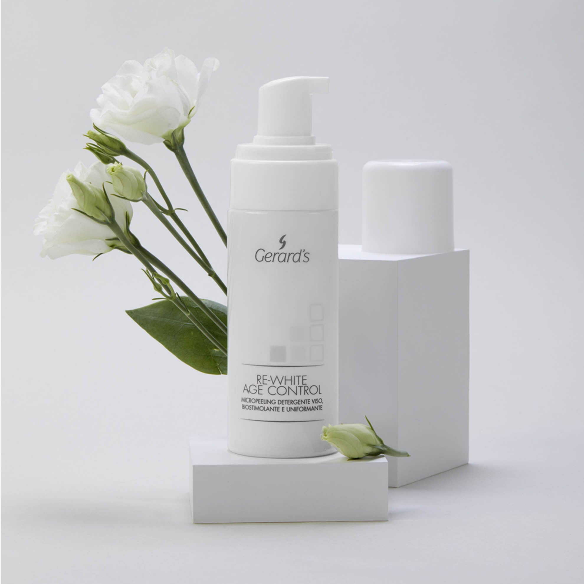 RE-WHITE AGE CONTROL MICROPEELING DETERGENTE BIOSTIMOLANTE E UNIFORMANTE - Gerard's Cosmetic Culture